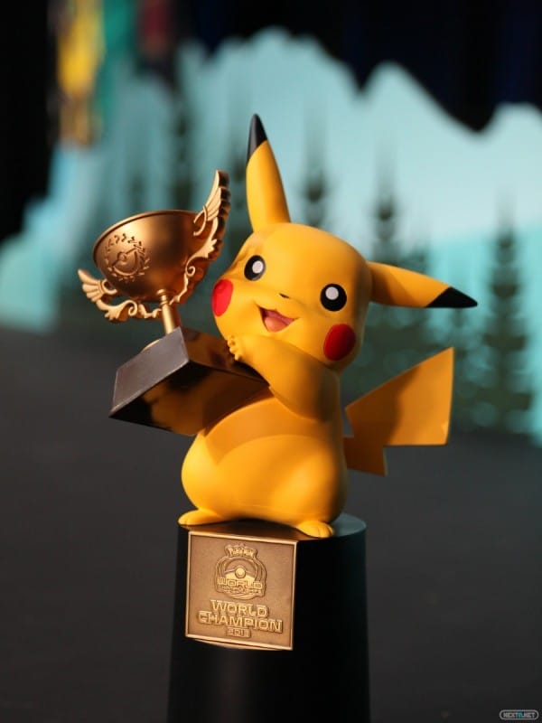 1407-28 Campeonato mundial Pokémon 2013 Trofeo