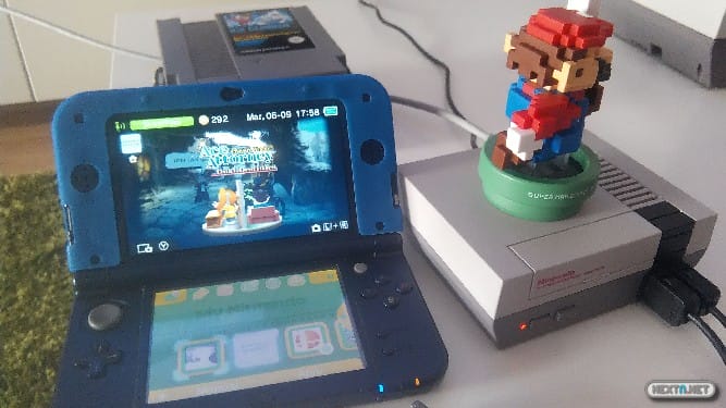 Junto a la New 3DS XL se aprecia mejor lo "mini" de la Nes mini