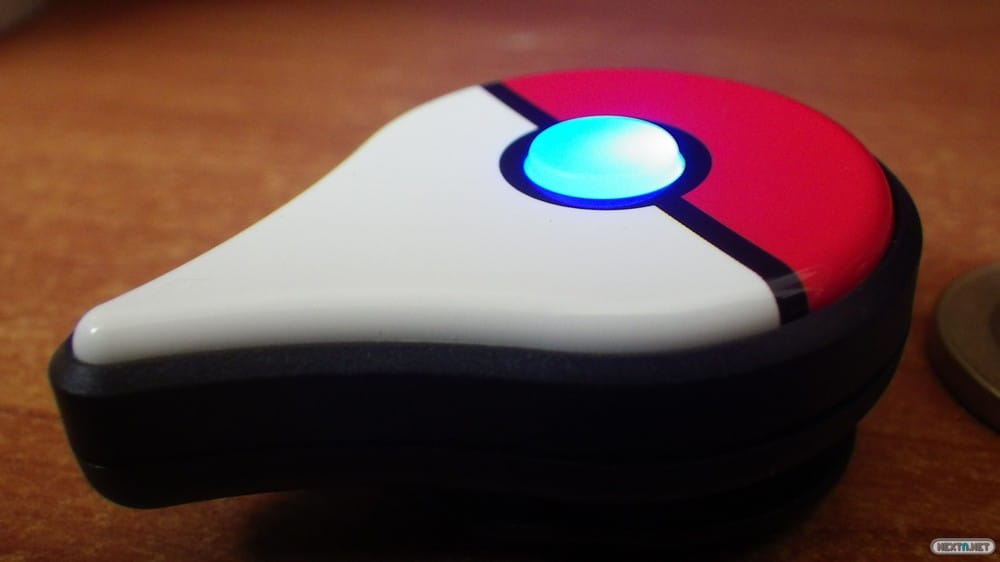 1609-16-unboxing-pokemon-go-plus-interior-15