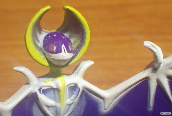 1611-25-unboxing-figura-lunala-pokemon-sol-y-luna-22