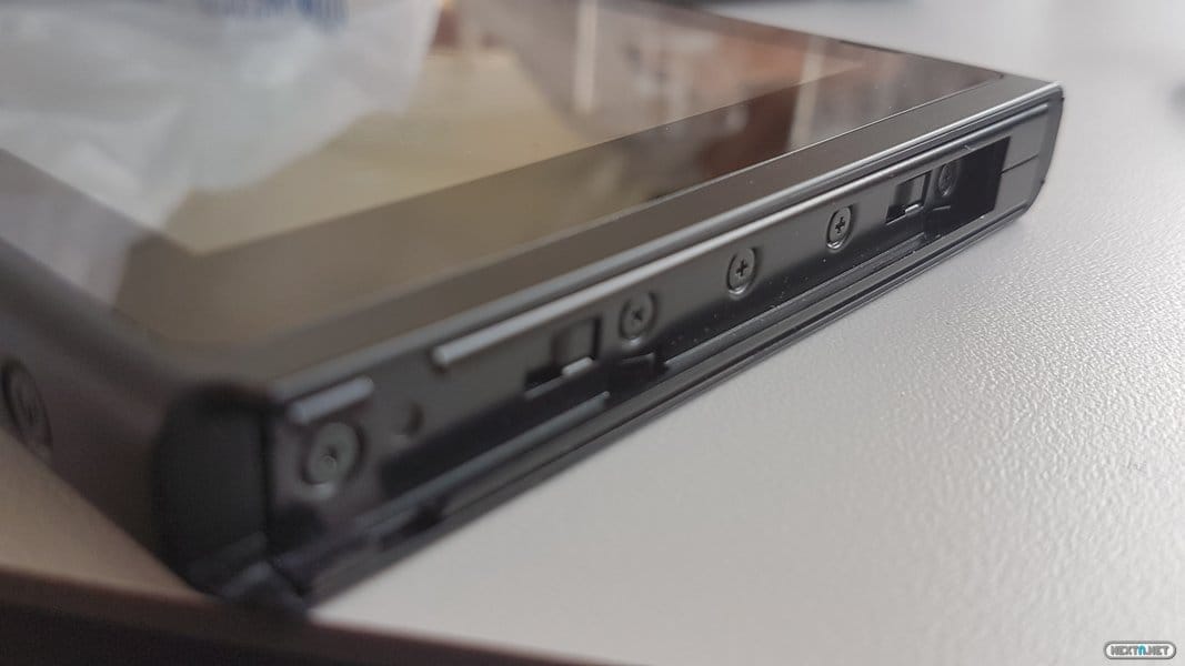 Unboxing Nintendo Switch 30