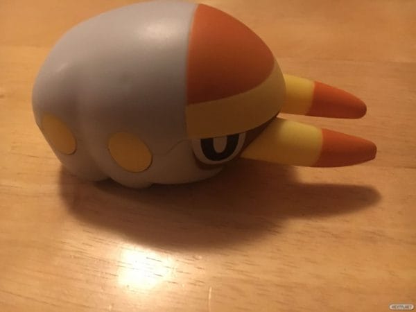 Juguetes Pokémon McDonald's Grubbin