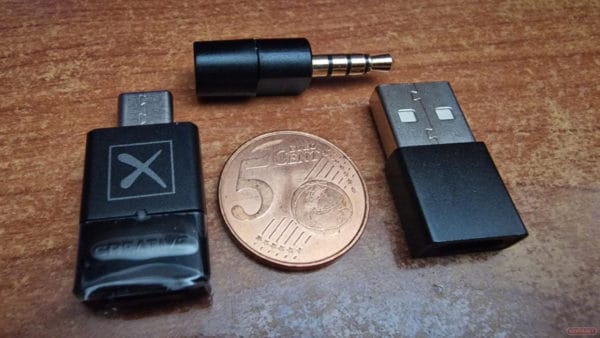 Creative presume de que su dispositivo pesa menos de 3 patatas fritas (como lo oyes, lo que suponen 2,7 gramos). Pequeño, es