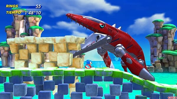 Sonic corriendo por una pasarela verde mientras una barracuda gigante robótica intenta comerselo