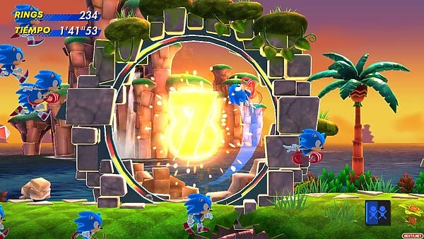 Sonic haciendo un looping mientras usa el poder de los clones de la Chaos Emerald