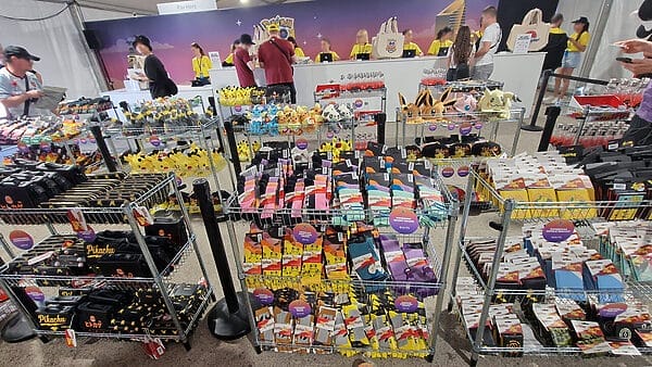 Pokémon GO Fest 2024 - Madrid merchandising