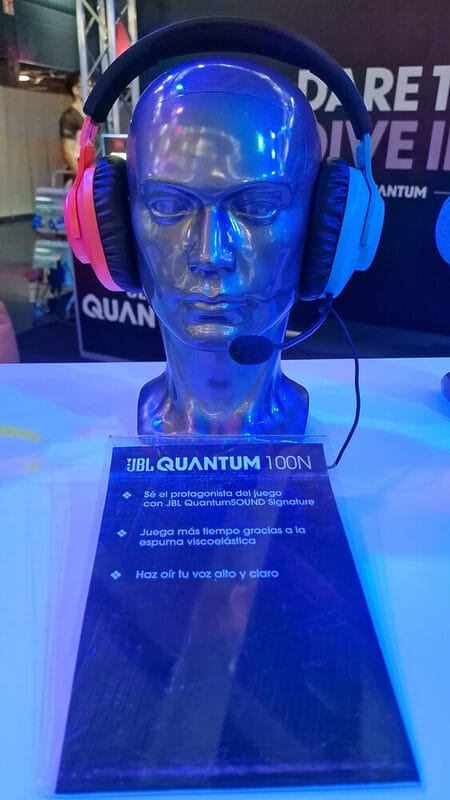 auriculares JBL Quantum 100N evento JBL OWN