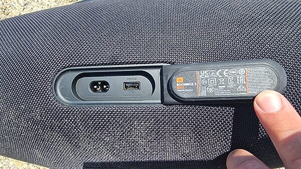 JBL Boombox 3 Wi-Fi conexiones traseras