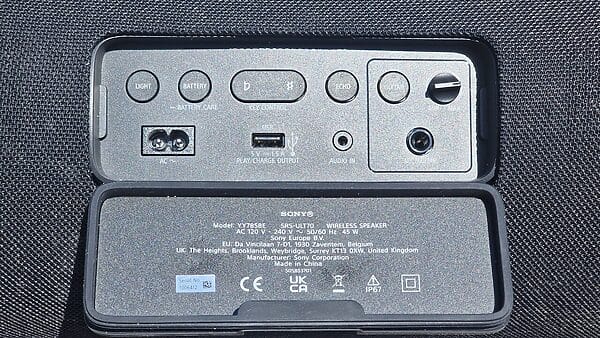 Sony ULT FIELD 7 panel trasero