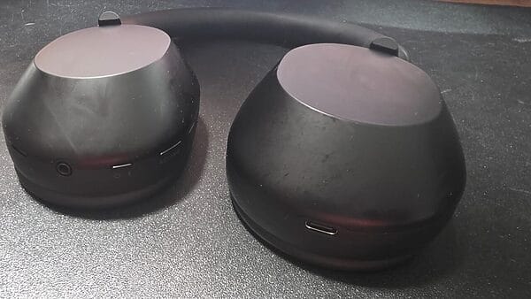 Análisis auriculares SONY WH-1000XM5 REVIEW funda rígda review